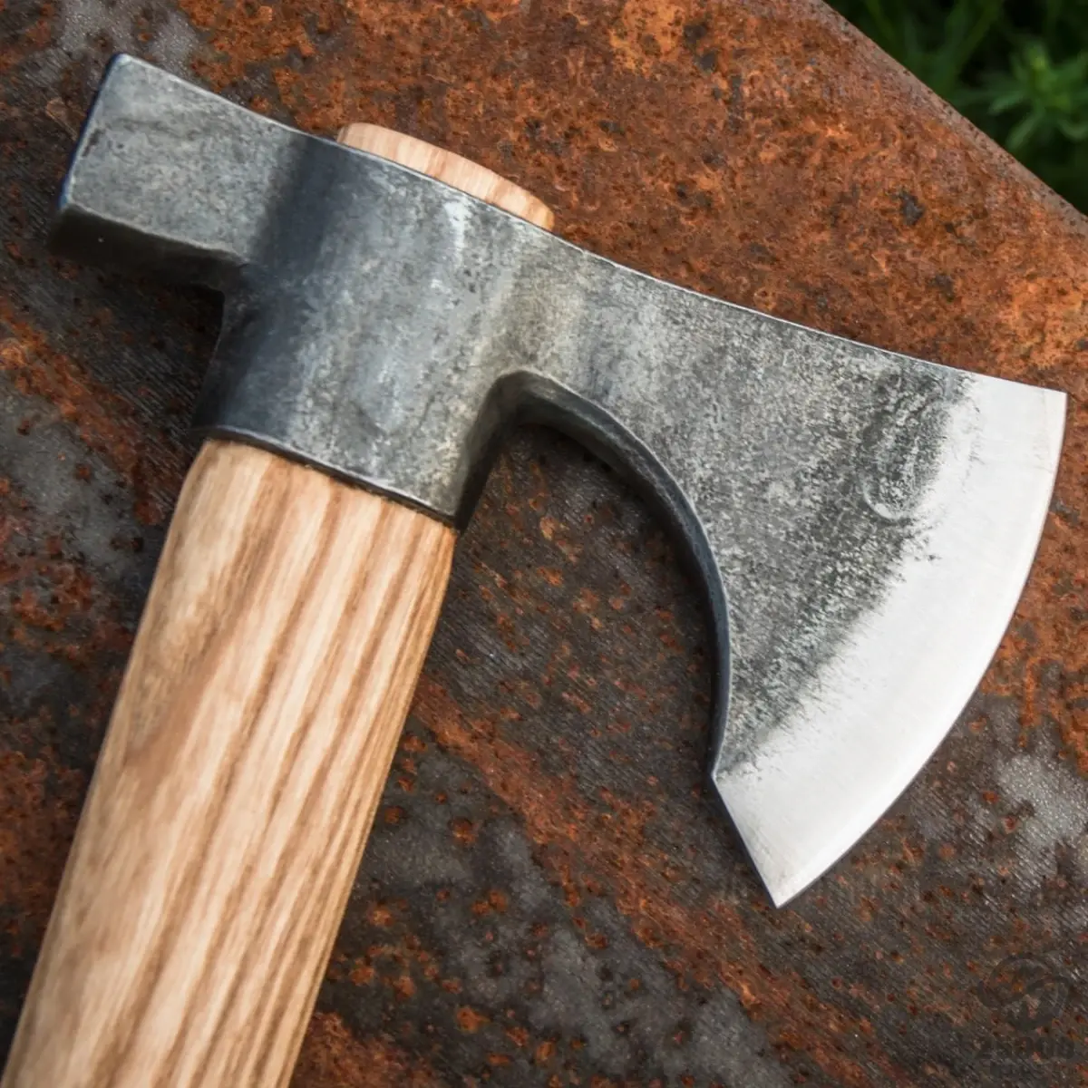 anika “leshiy” axe with leather sheath main image