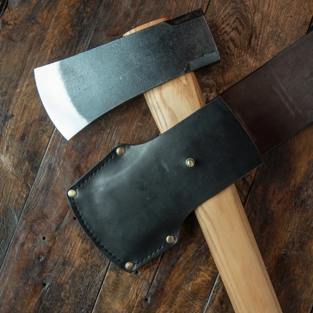 anika “leshiy” axe with leather sheath main image