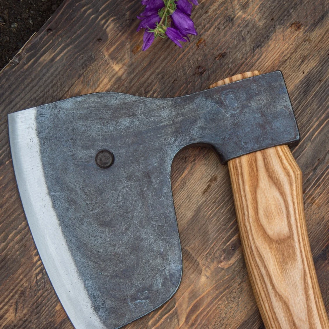 anika “butcher’s” axe with leather steath main image