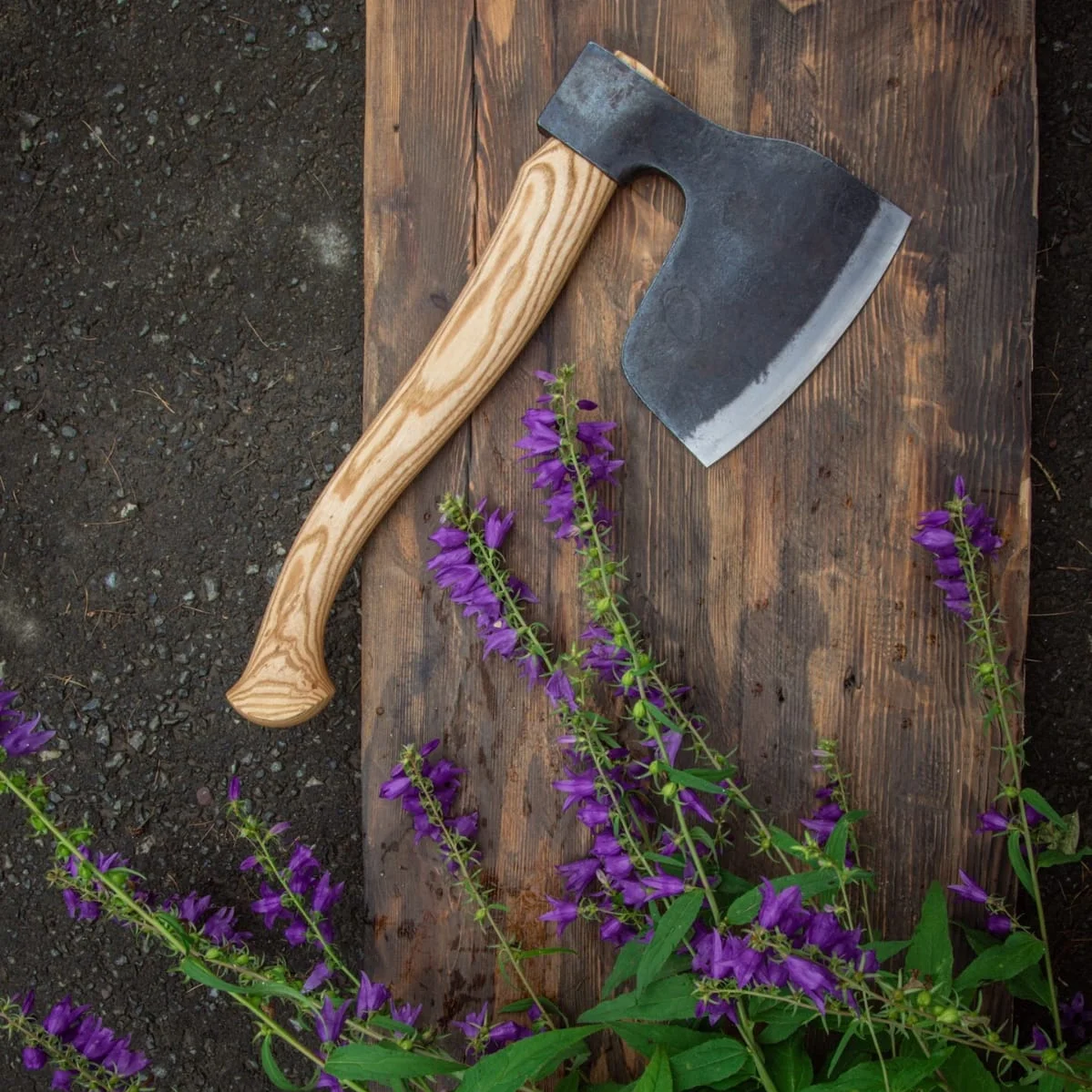 anika “butcher’s” axe with leather steath main image